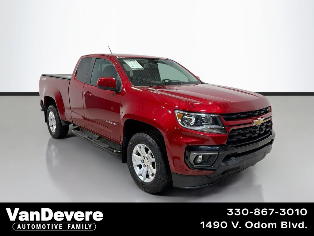 Cherry Red Tintcoat 2022 Chevrolet Colorado Pickup Truck Four-Wheel Drive 6-Speed Automatic