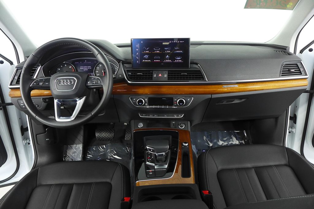 Thumbnail: 2023 Audi Q5 - 25
