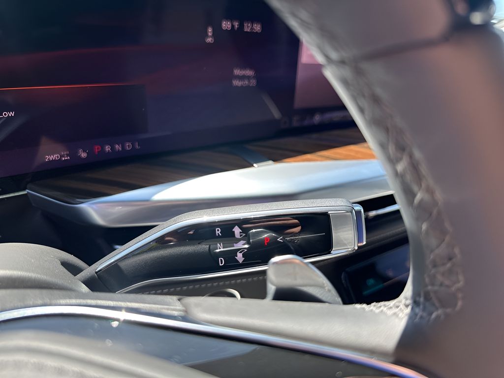 New 2026 White Cadillac Platinum Edition image 31