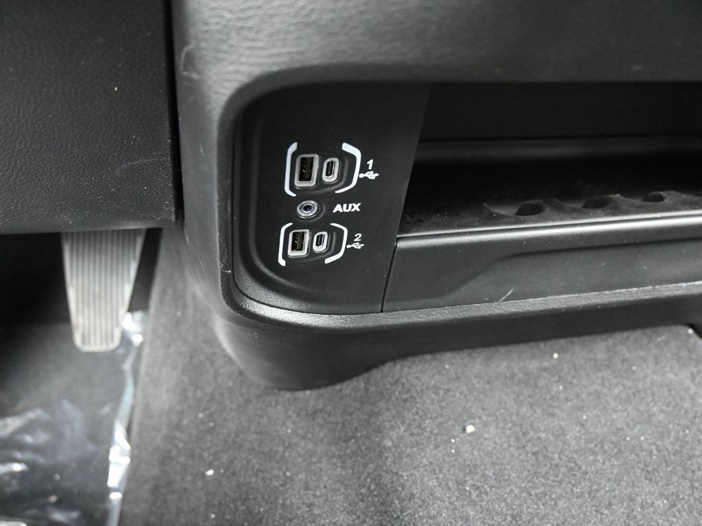 New 2026 Bright White Clearcoat Ram Tradesman image 21