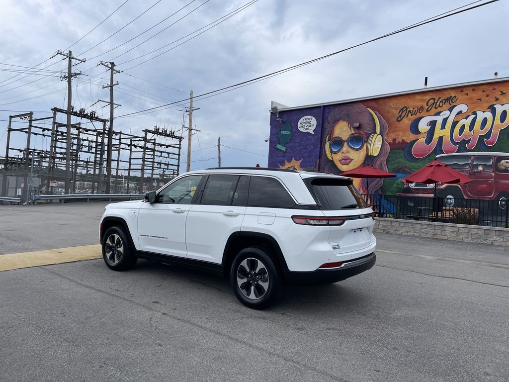 Used 2024 Jeep Grand Cherokee SUV