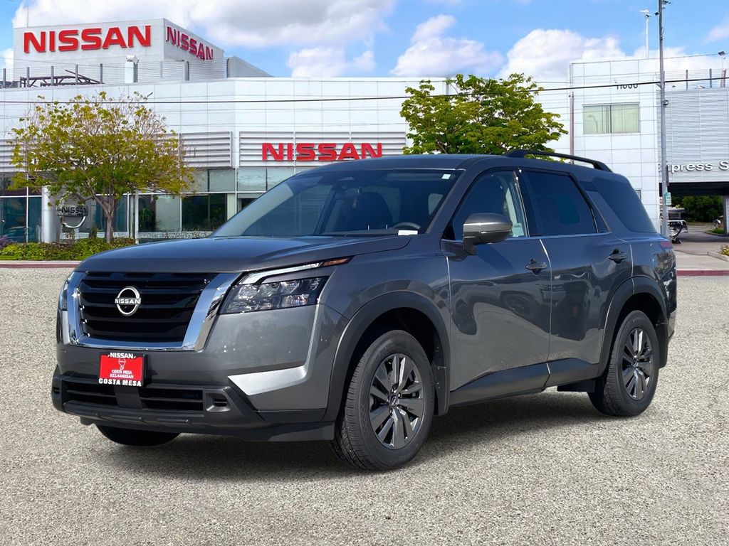 2025 Nissan Pathfinder SV