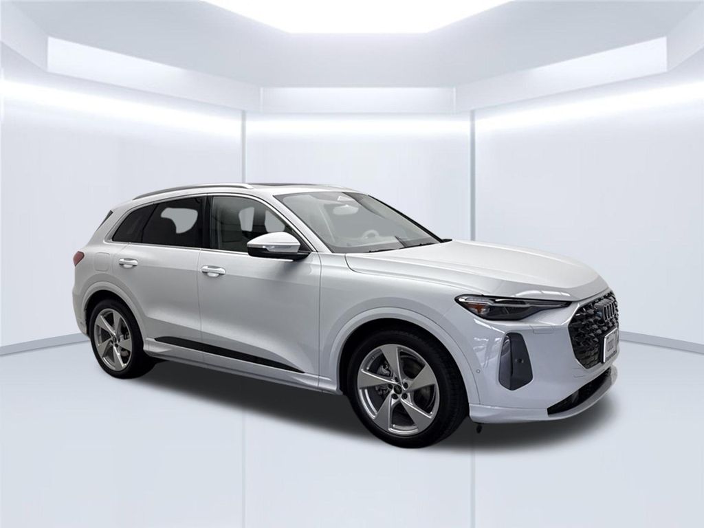 Thumbnail: 2025 Audi Q5 - 10