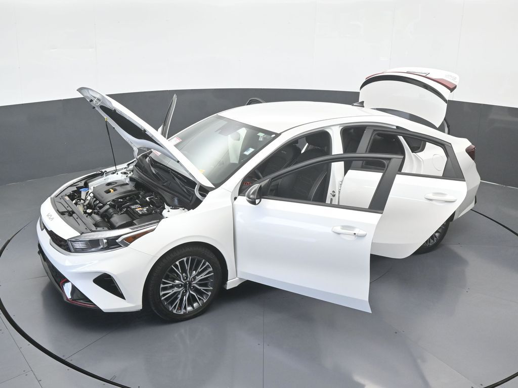 Used 2024 Snow White Pearl Kia GT-Line image 63