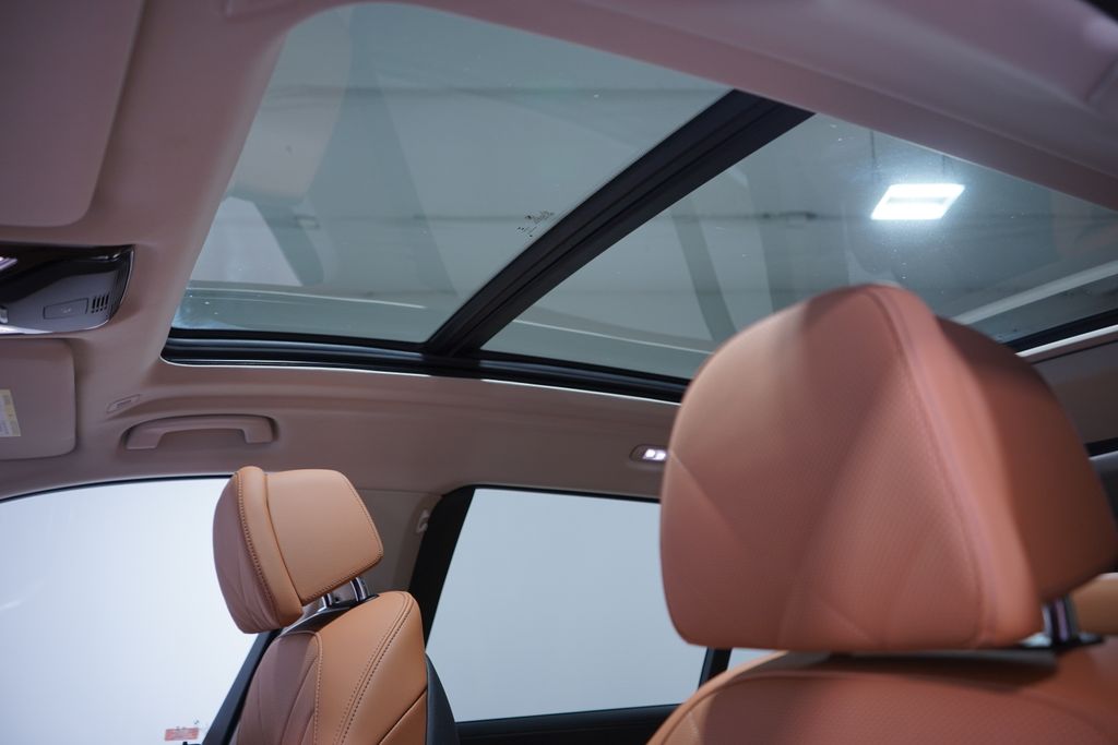 Thumbnail: 2023 BMW X7 - 8