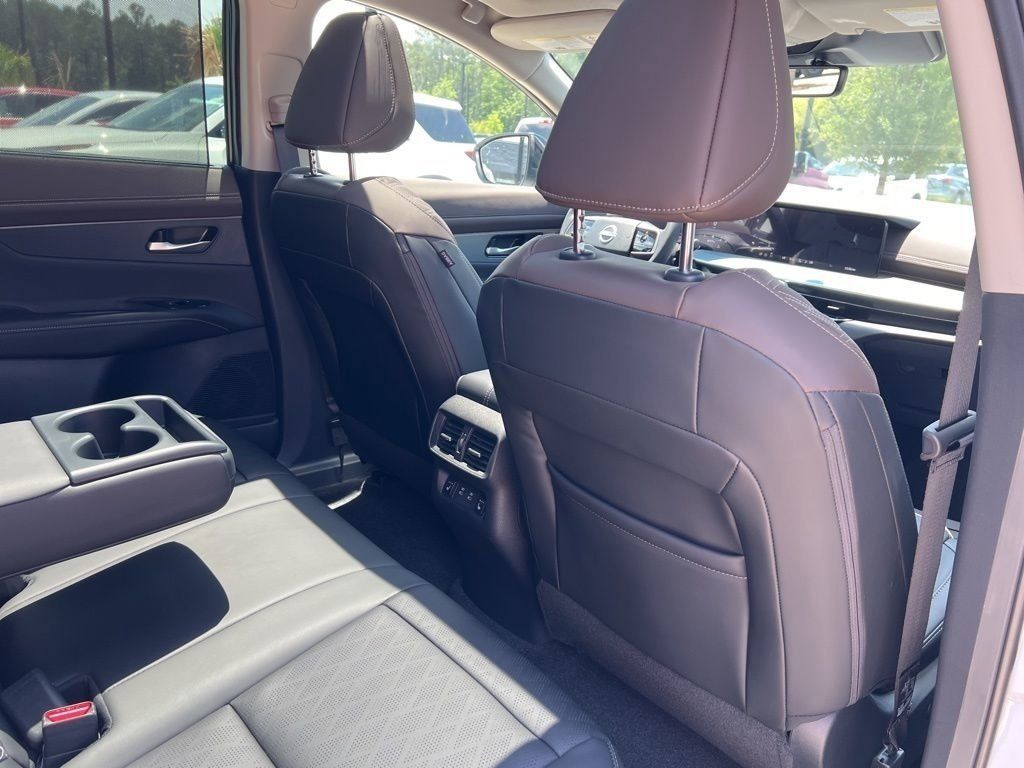 2025 Everest White Pearl Tricoat Nissan Murano Platinum AWD SUV