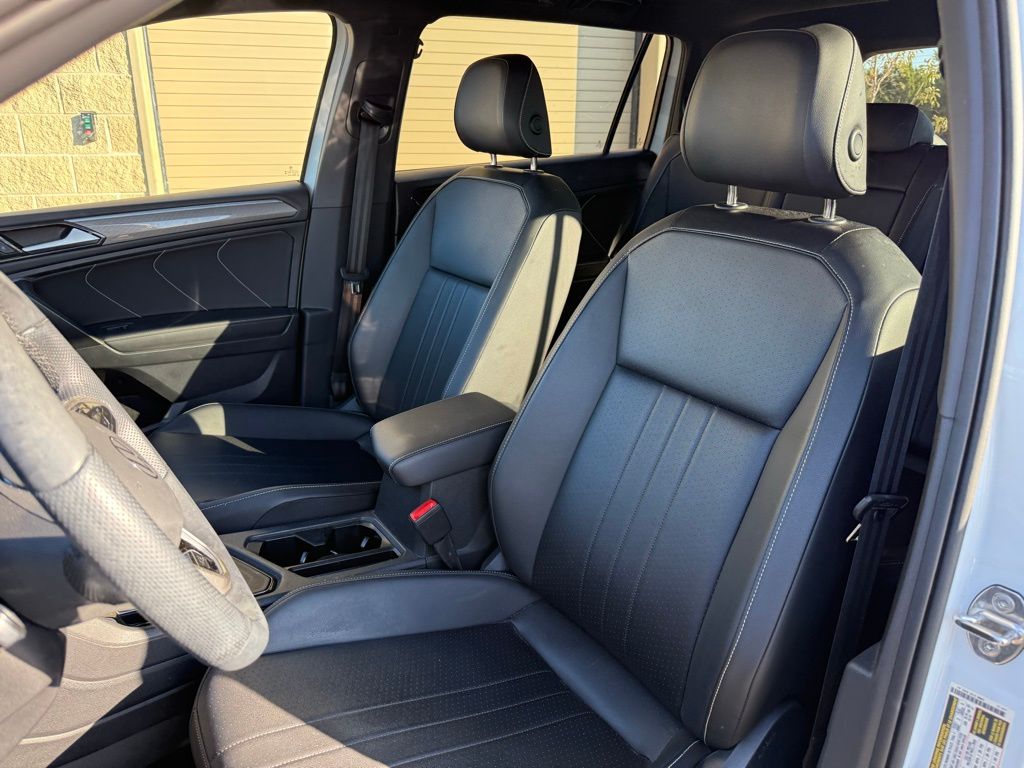 Thumbnail: 2023 Volkswagen Tiguan - 8