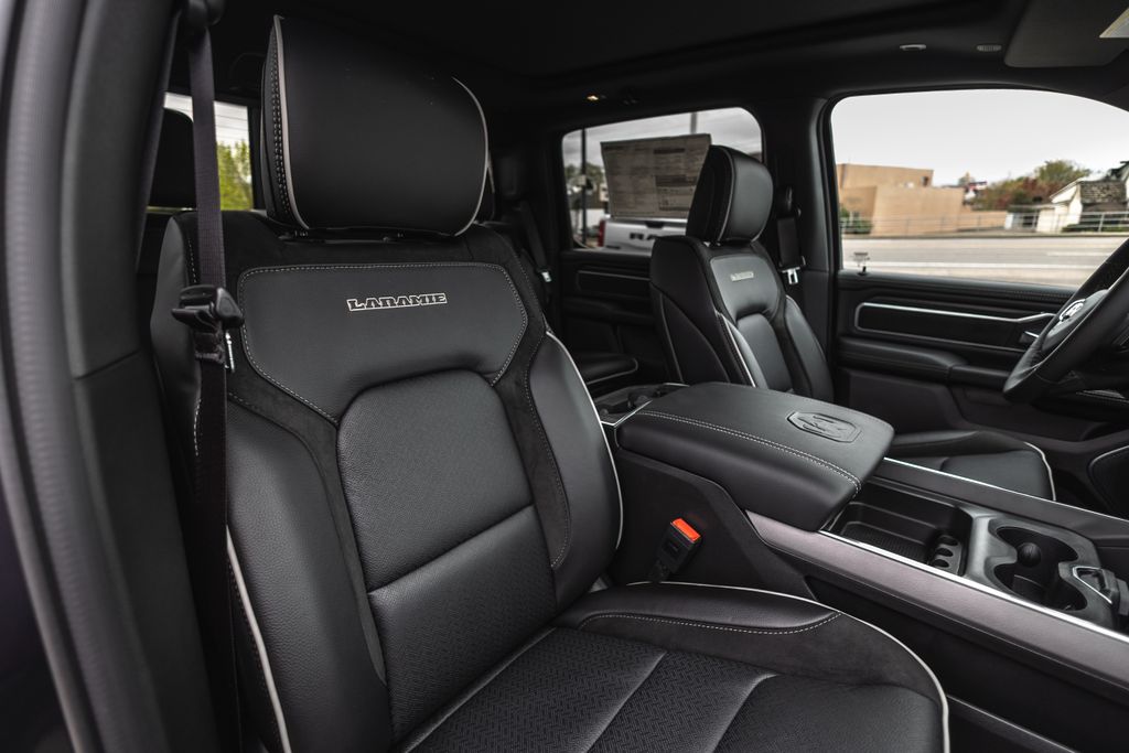 2026 Ram 1500 Laramie thumbnail 35