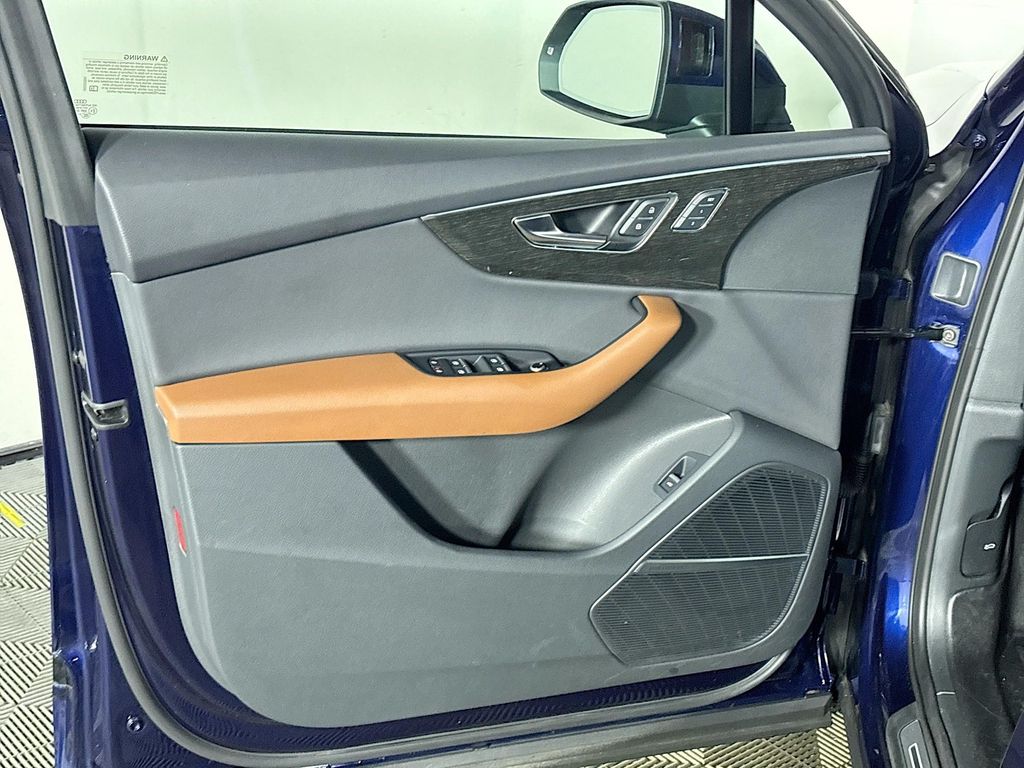 2022 Audi Q7 55 Premium Plus