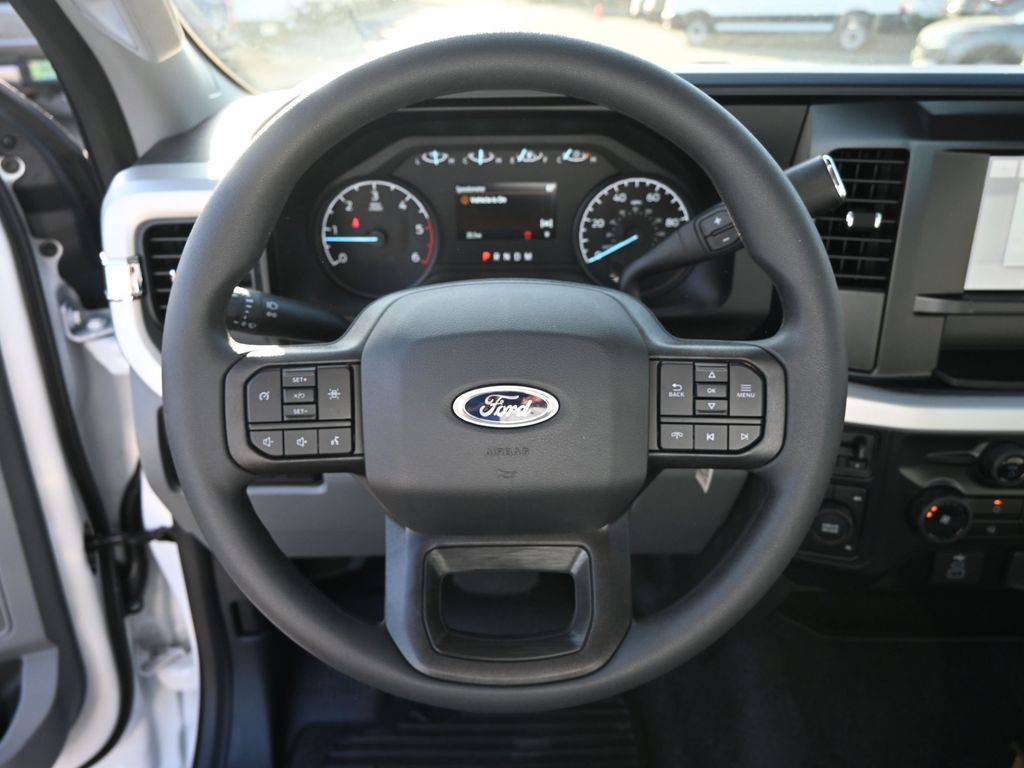2026 Ford Super Duty F-550 DRW XL