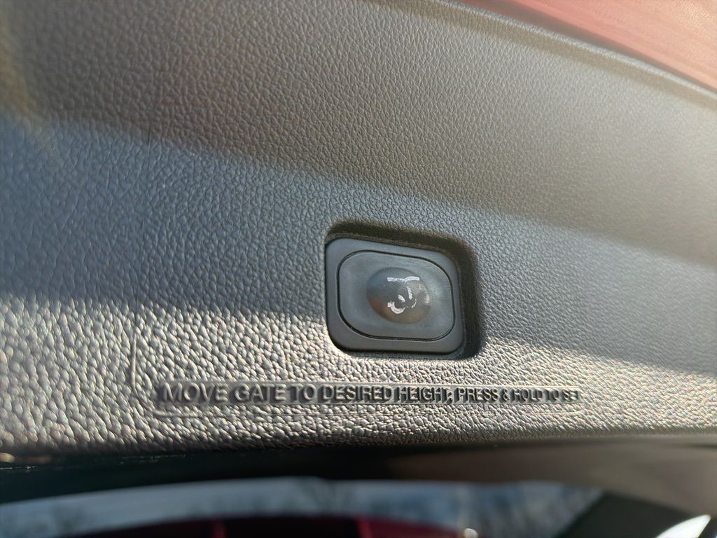 Thumbnail: 2016 Ford Explorer - 23