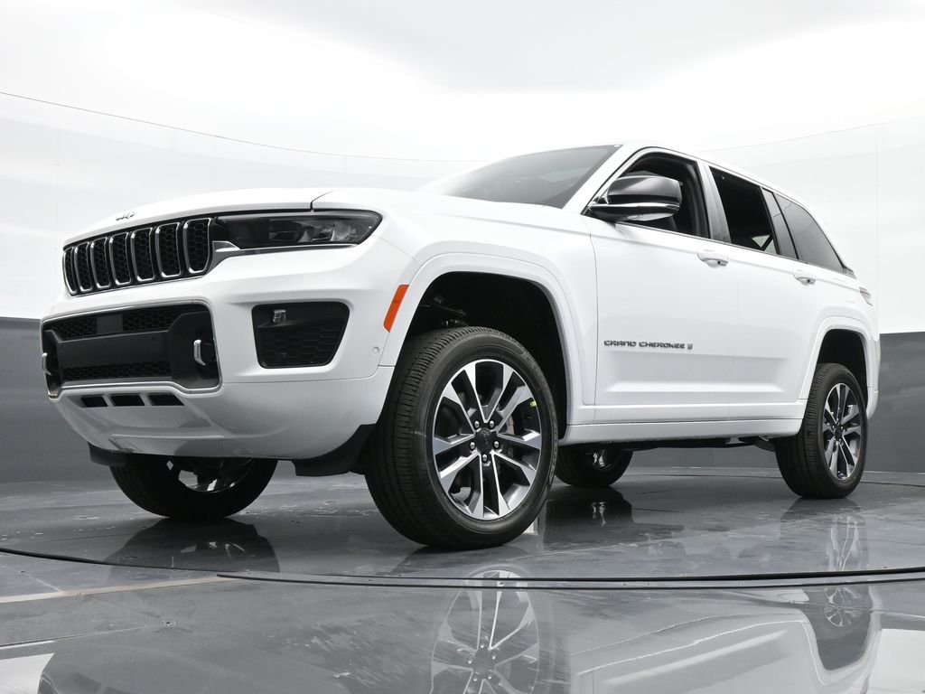 Used 2024 Bright White Clearcoat Jeep Overland image 58