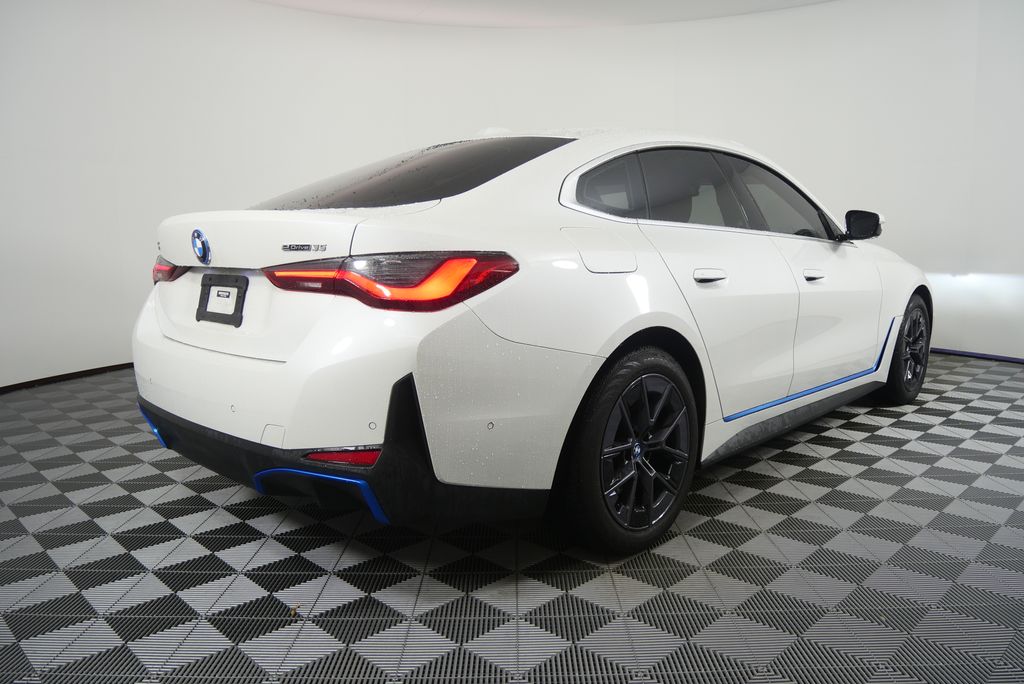 Thumbnail: 2023 BMW i4 - 2