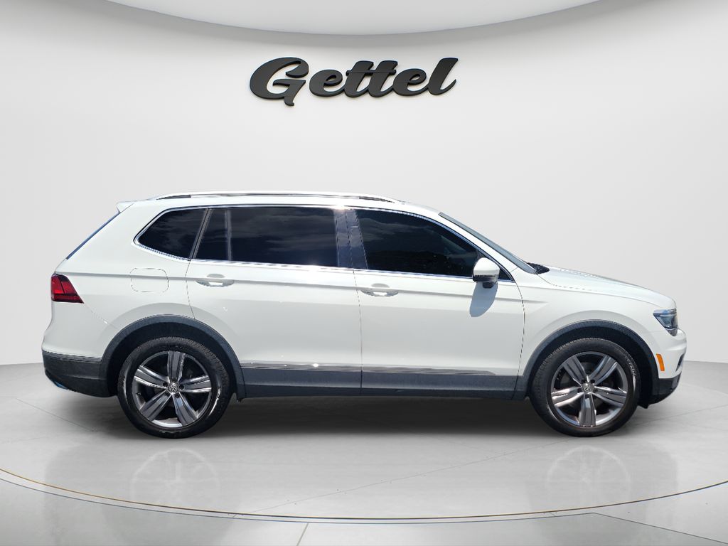 Used 2018 White Volkswagen 2.0T SEL Premium image 4