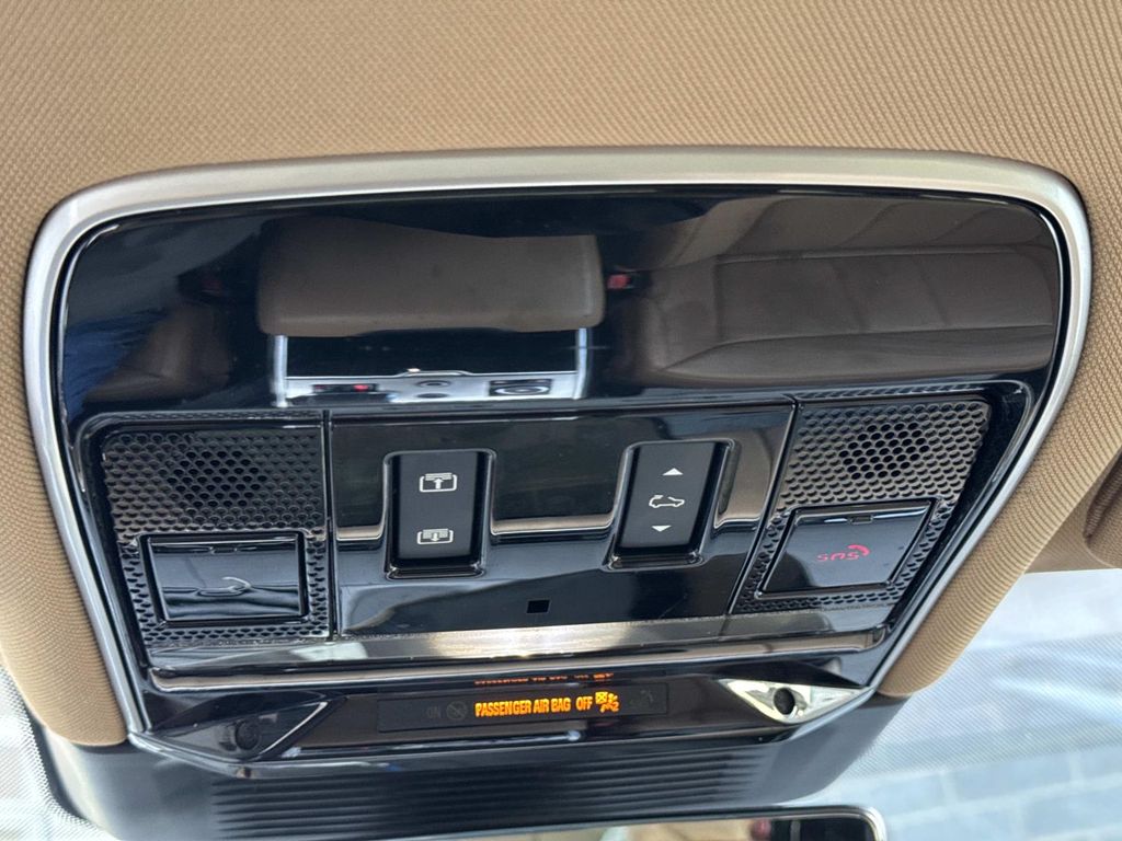 Certified Used 2023 Green Land Rover SE image 23