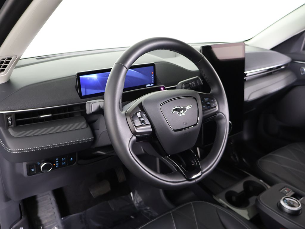 Used 2024 Black Ford Select image 27