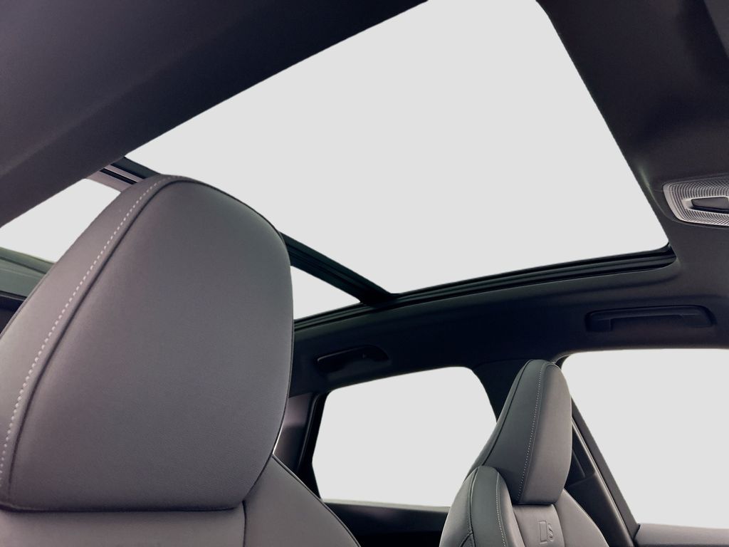 Thumbnail: 2025 Audi SQ5 - 18