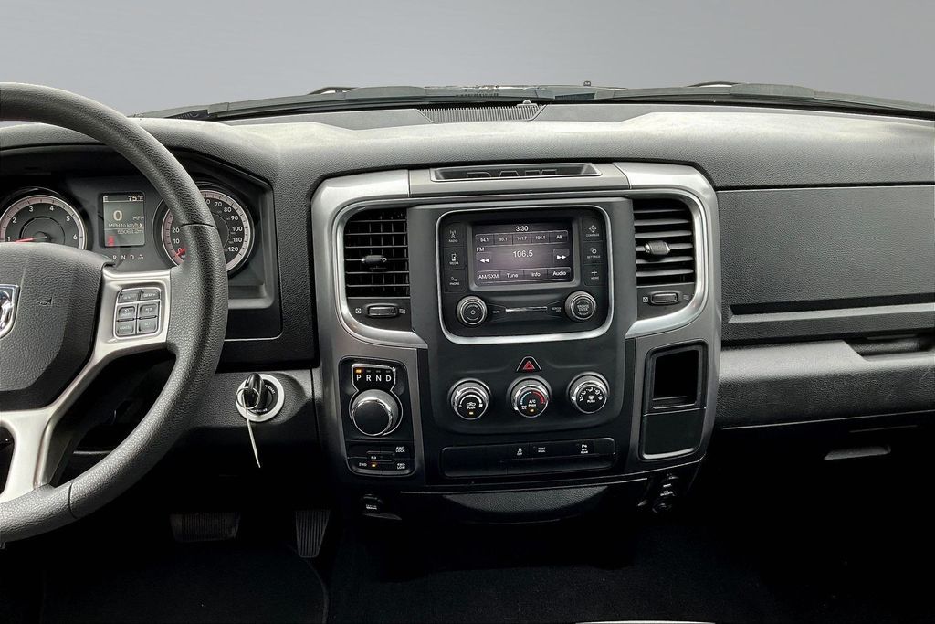 2024 Ram 1500 Classic Warlock - 9