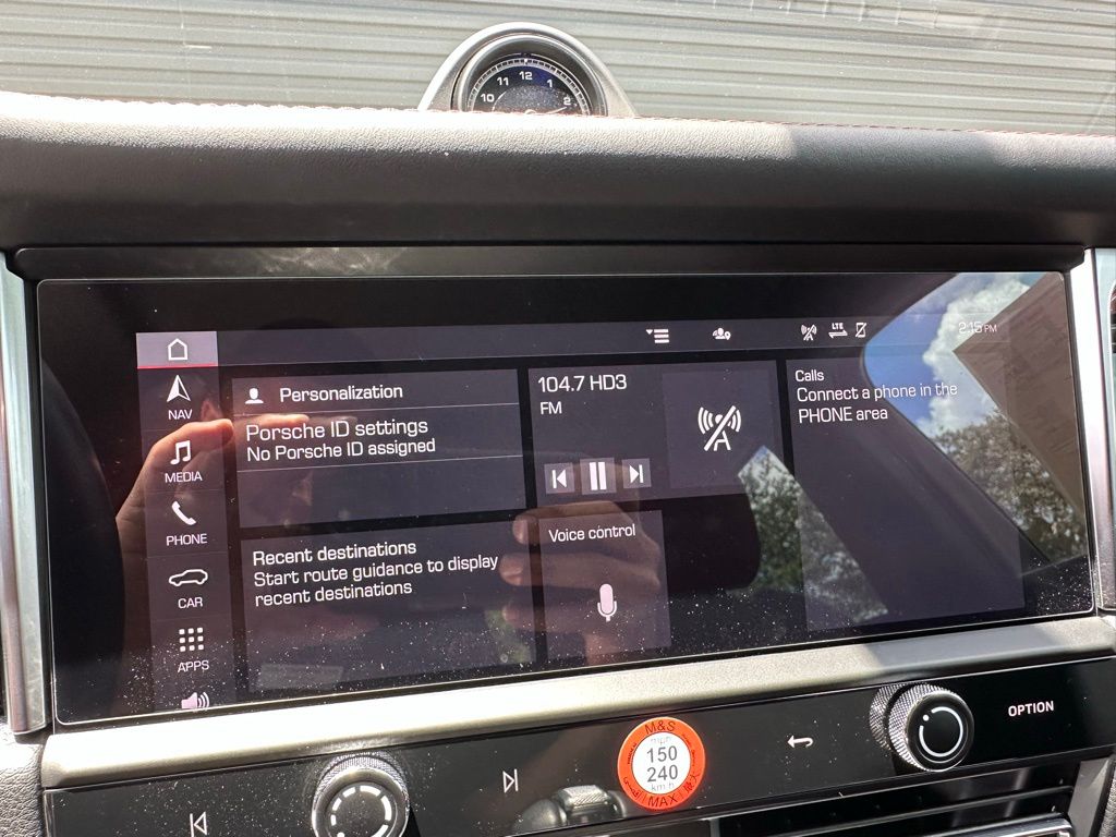 2024 Porsche Macan  25