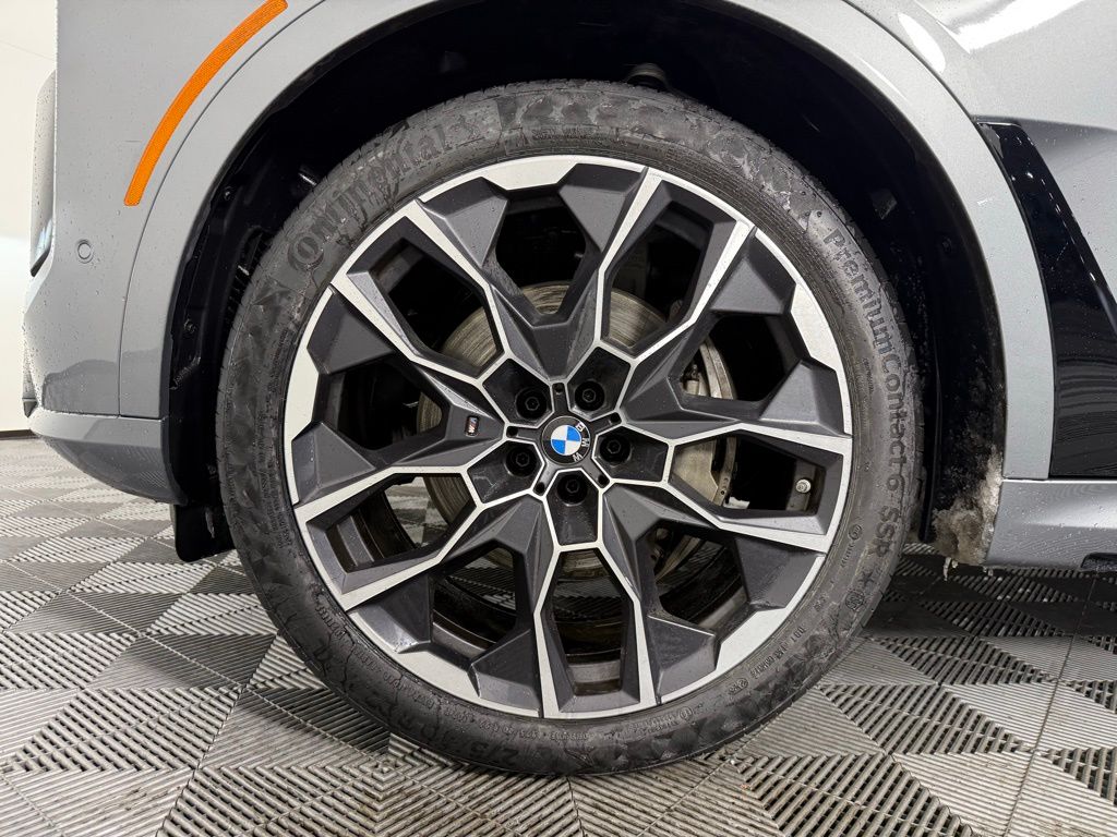 Thumbnail: 2024 BMW X7 - 9