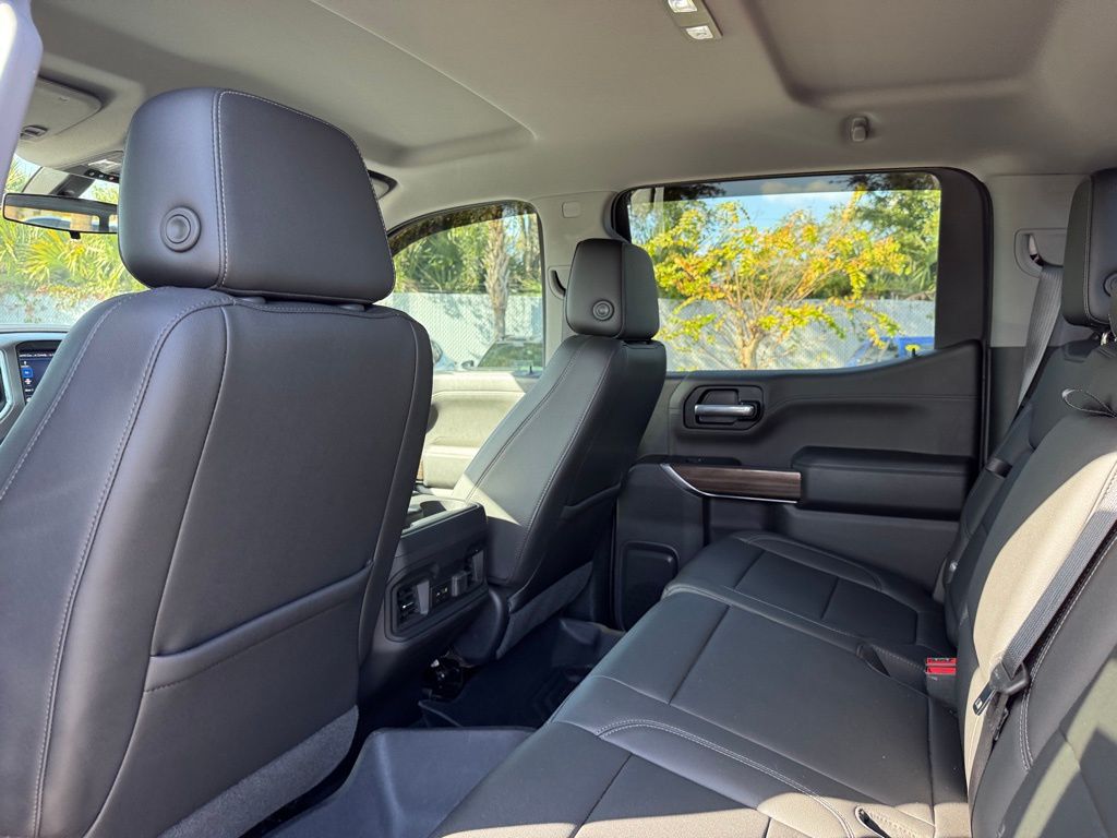 2019 Chevrolet Silverado 1500 RST 16