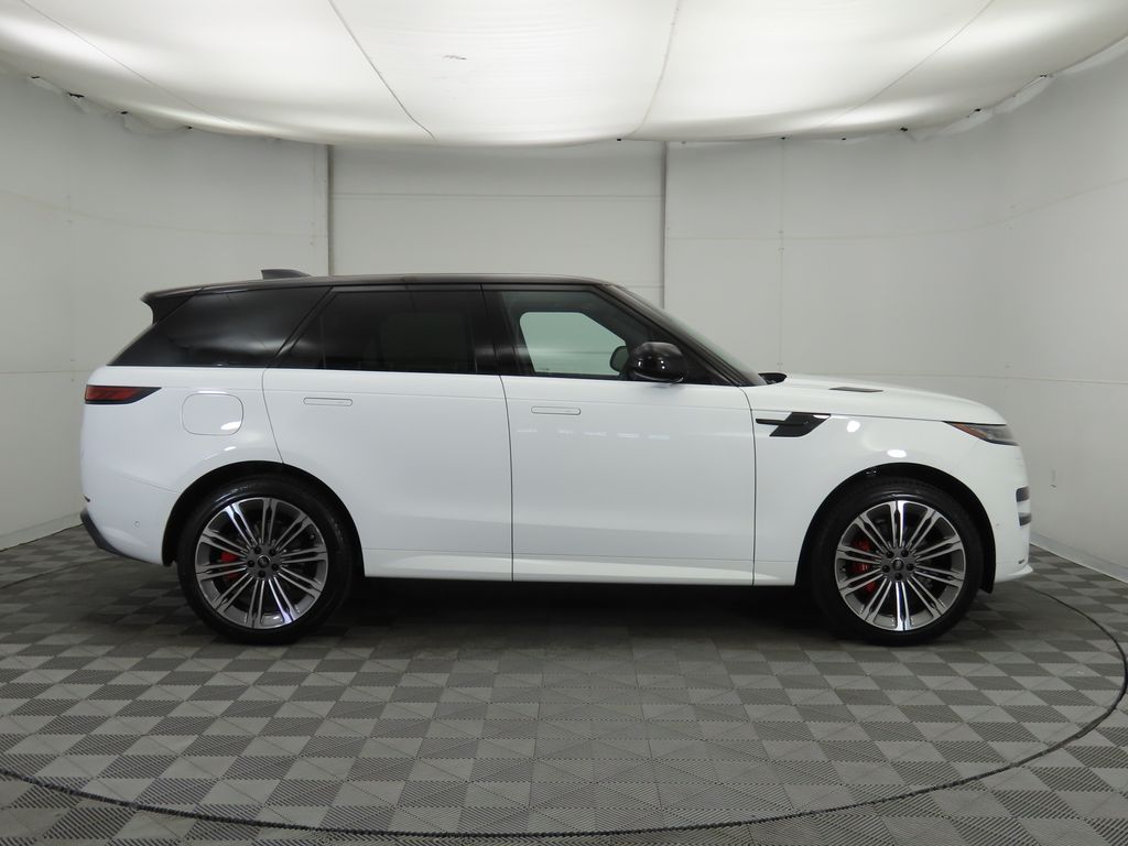 Thumbnail: 2025 Land Rover Range Rover Sport - 4