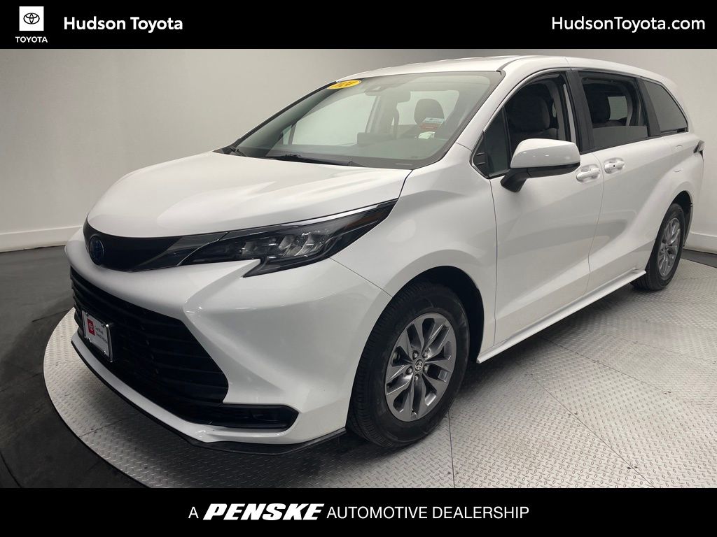 2024 Toyota Sienna LE -
                Jersey City, NJ