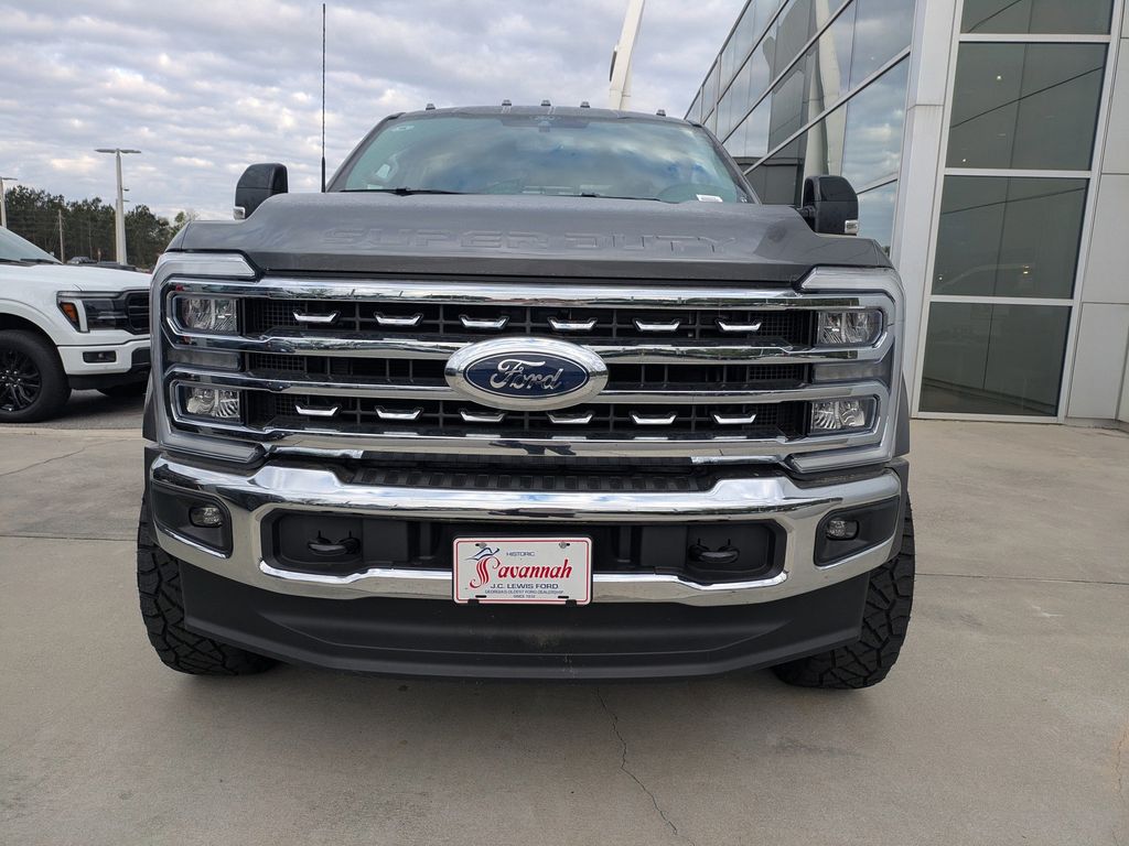 2025 Ford F-550 Chassis LARIAT