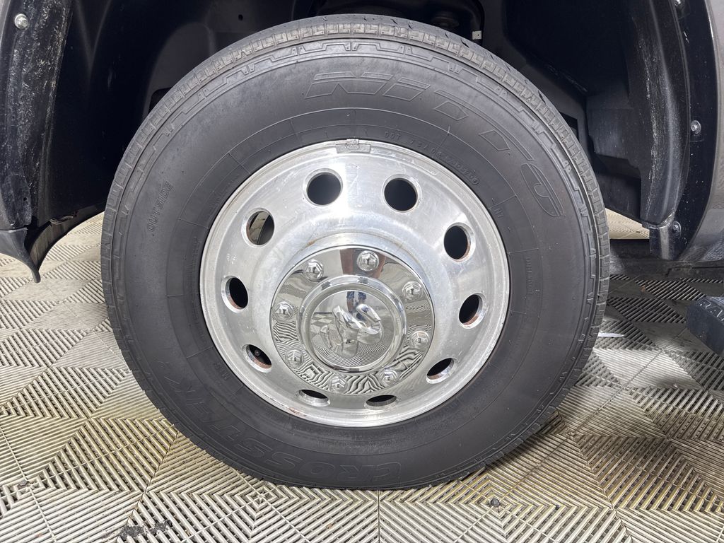Used 2016 Gray Ram Laramie Longhorn image 11