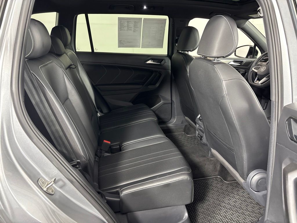 Thumbnail: 2023 Volkswagen Tiguan - 7