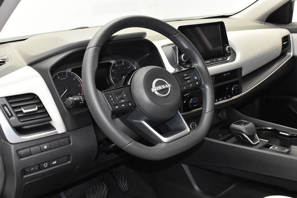 Thumbnail: 2023 Nissan Rogue - 15