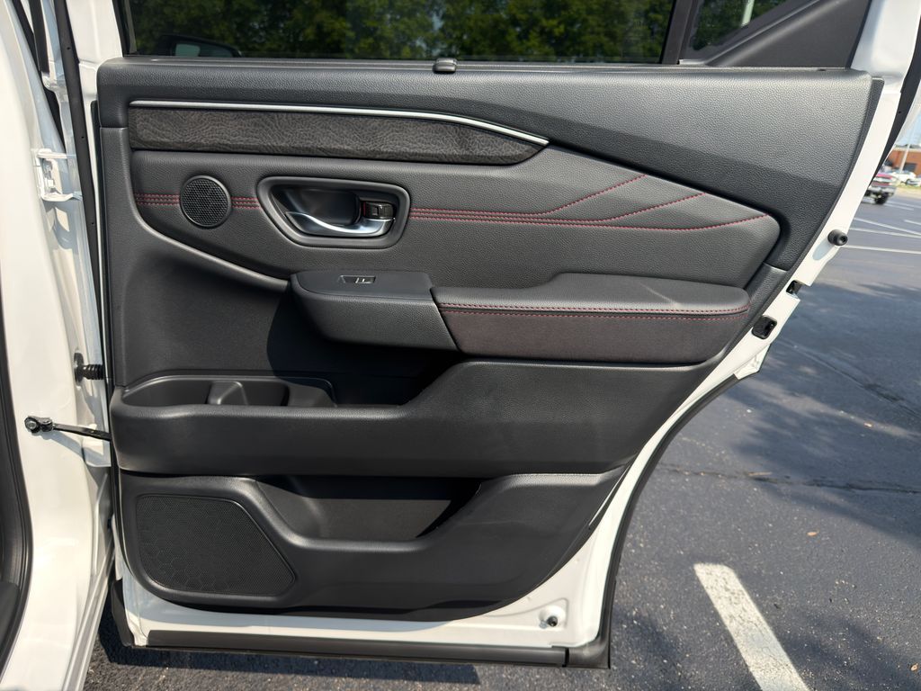 Thumbnail: 2026 Honda Pilot - 25