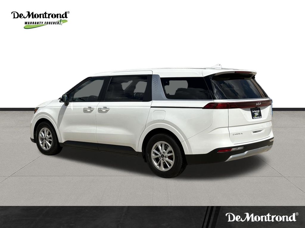 Used 2024 Snow White Pearl Kia LX image 7