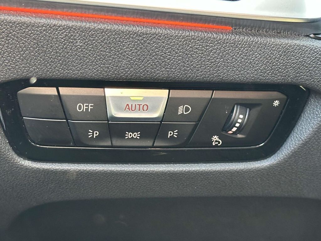 2022 BMW 3 Series 330i xDrive 18