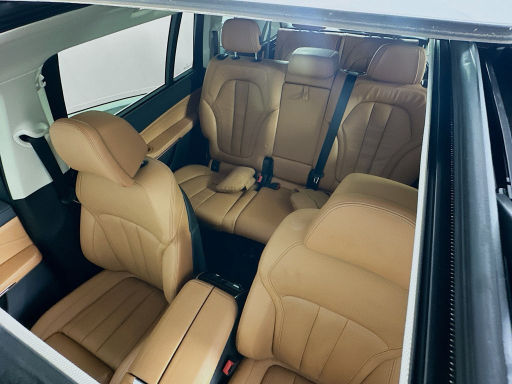 Thumbnail: 2021 BMW X7 - 22