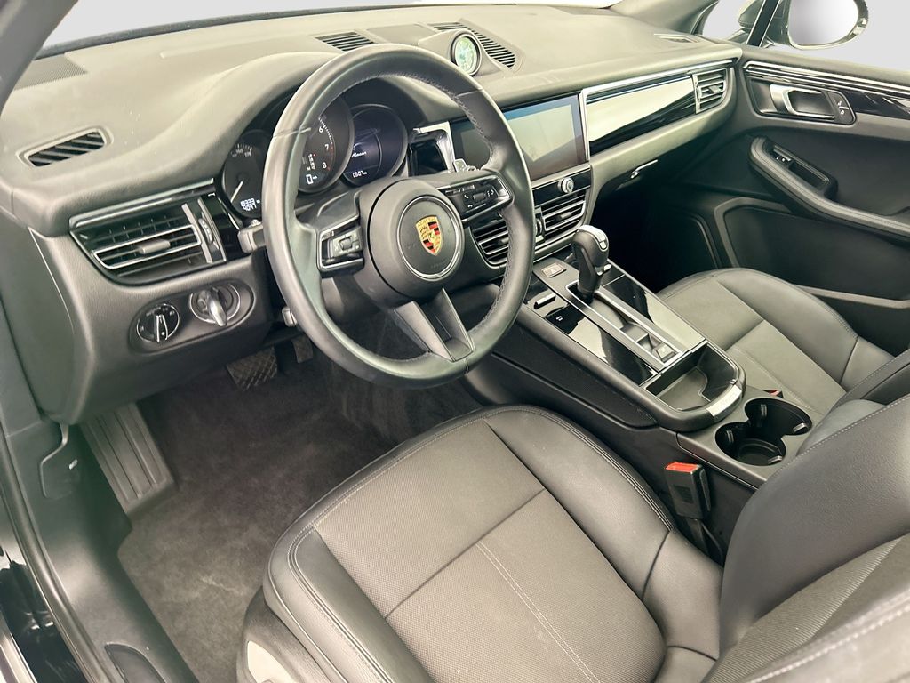 Thumbnail: 2024 Porsche Macan - 4