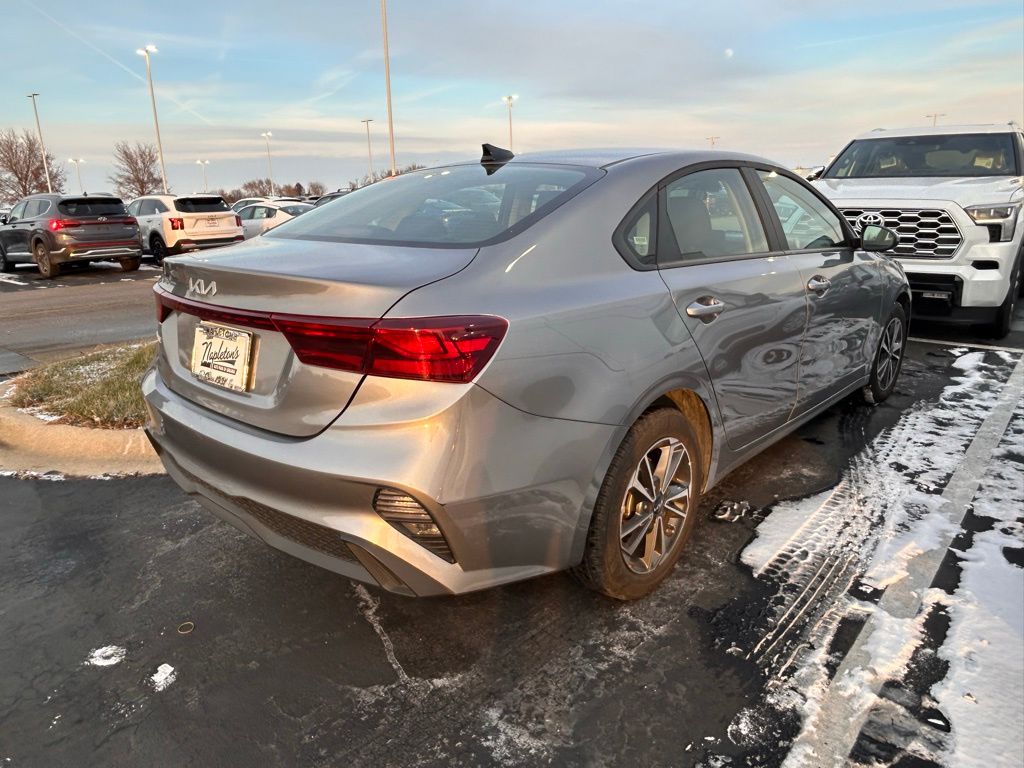 2023 Kia Forte LXS 3