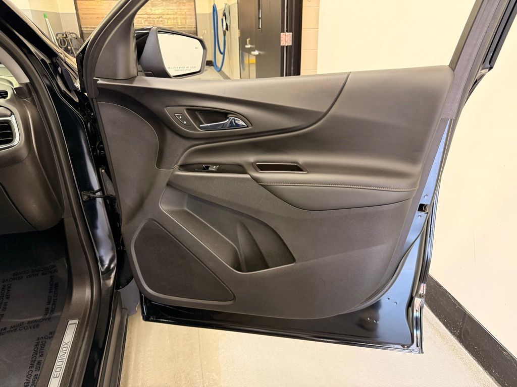 Thumbnail: 2022 Chevrolet Equinox - 28