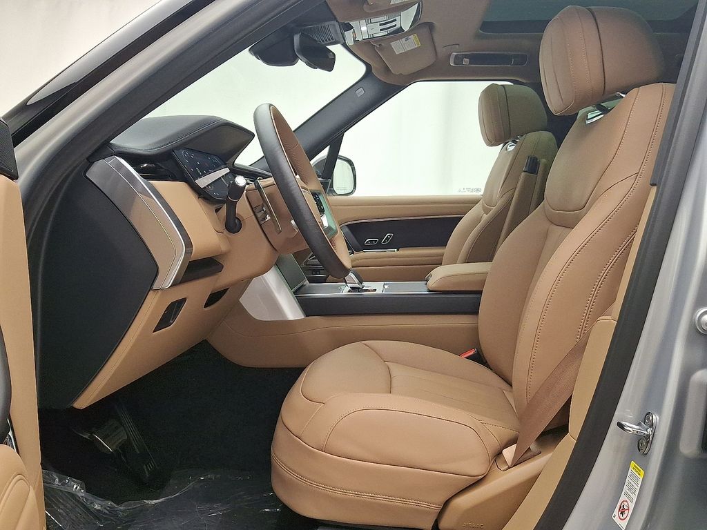 Thumbnail: 2025 Land Rover Range Rover - 8