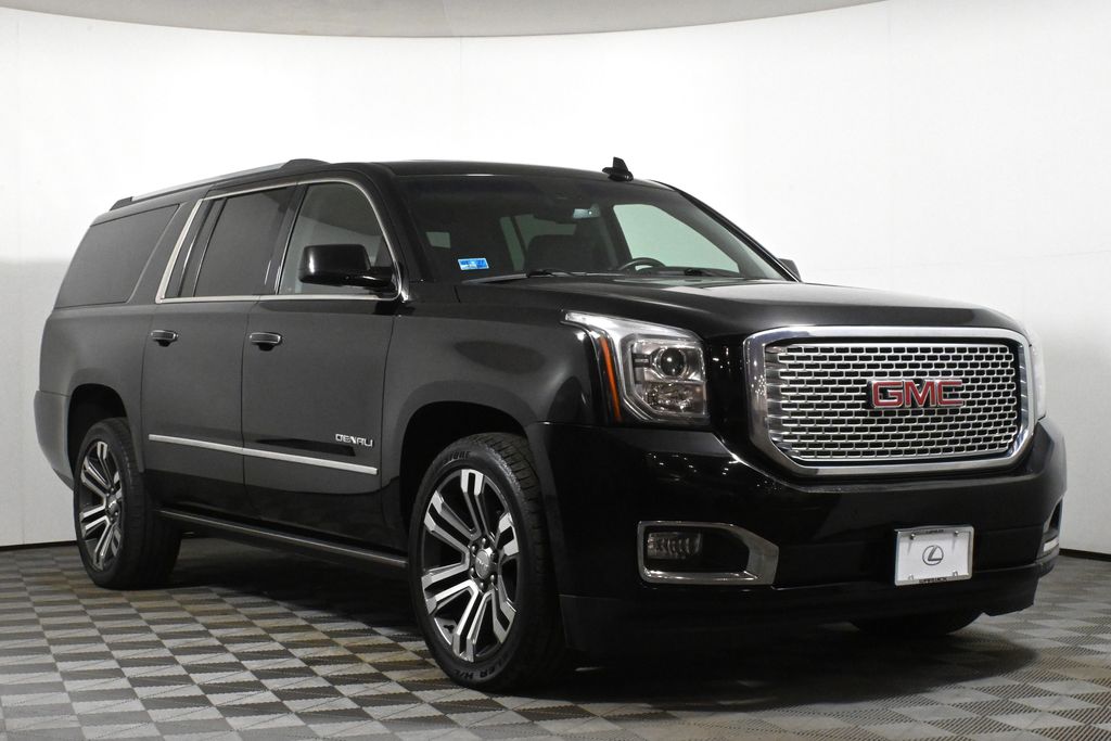 2017 GMC Yukon XL Denali 10