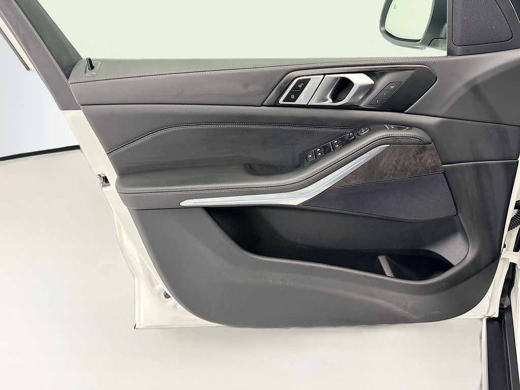 Thumbnail: 2026 BMW X5 - 23