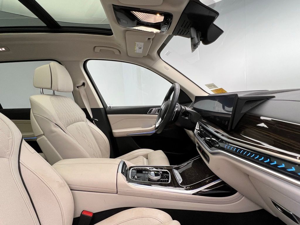Thumbnail: 2024 BMW X7 - 6