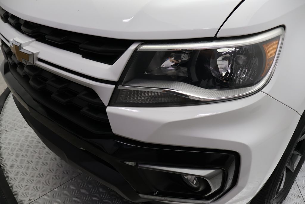Thumbnail: 2022 Chevrolet Colorado - 3