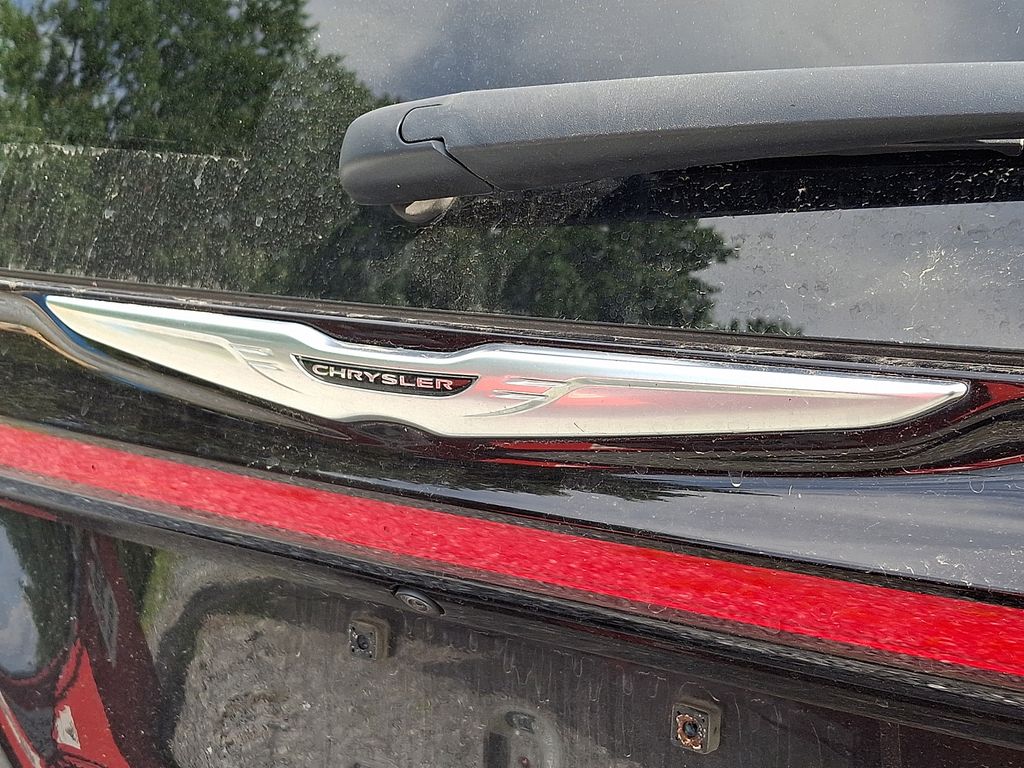 2022 Chrysler Pacifica Touring Black at South Hills CDJR