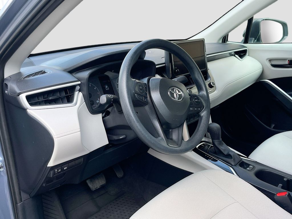 Used 2025 Blue Toyota L image 9
