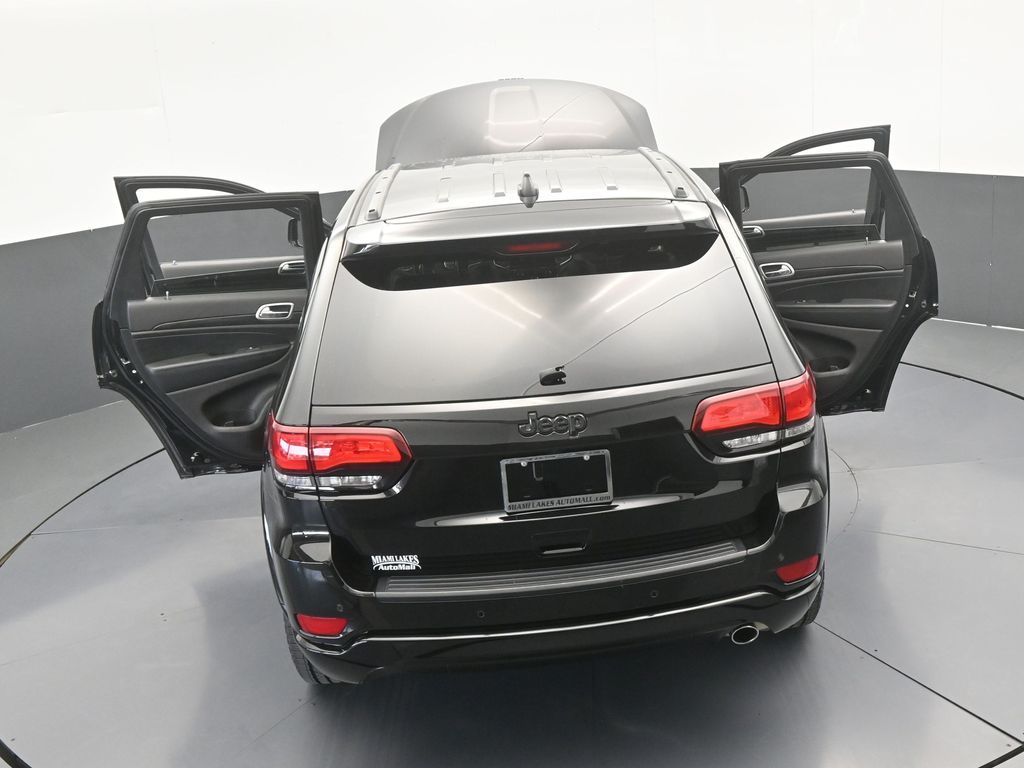 Used 2021 Diamond Black Crystal Pearlcoat Jeep Laredo X image 62