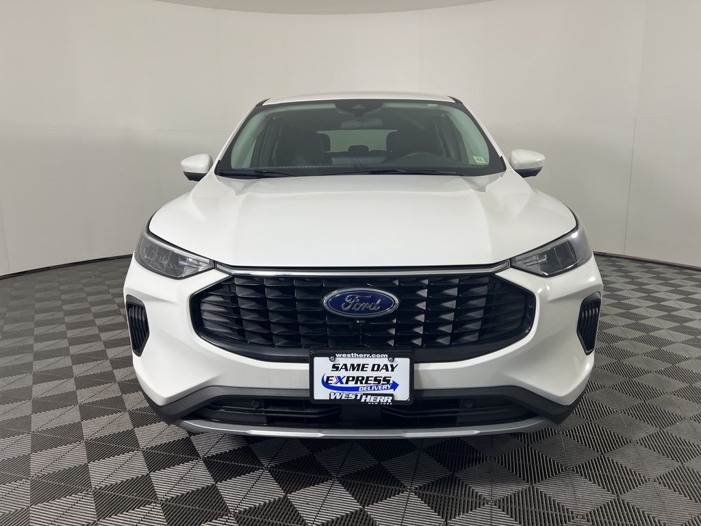 Used 2023 White Ford Active image 10