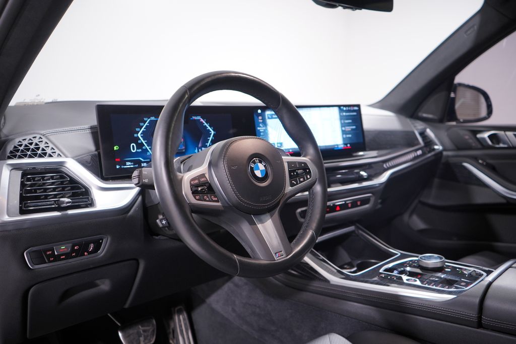 Thumbnail: 2023 BMW X7 - 6