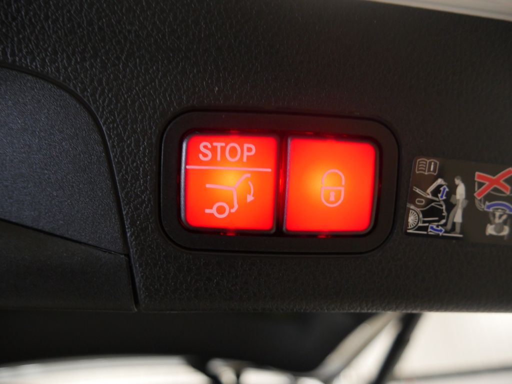 Thumbnail: 2026 Mercedes-Benz GLE - 26