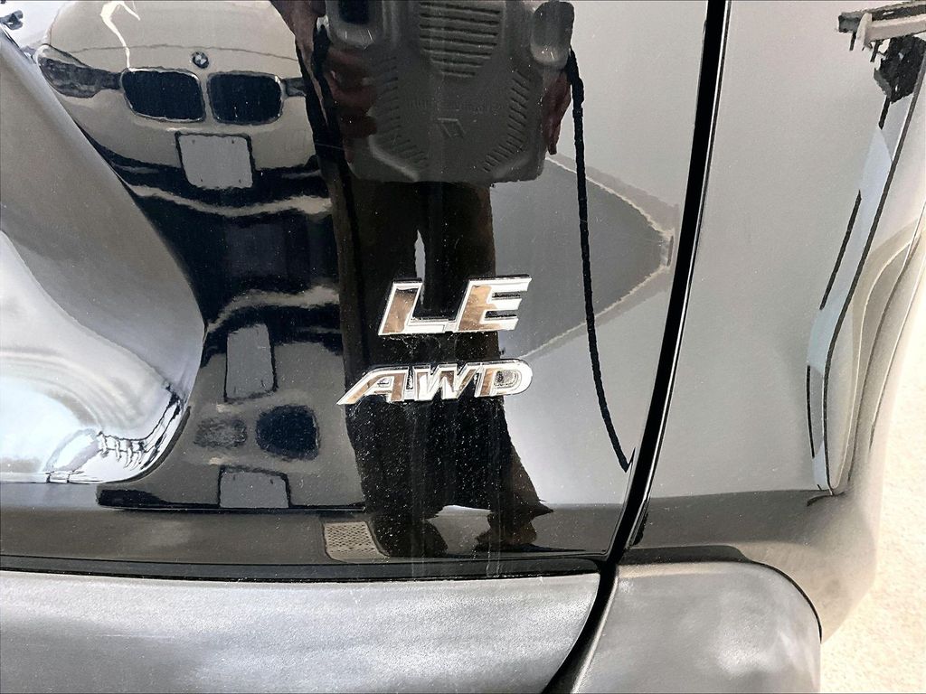 2023 Toyota RAV4 — photo 27